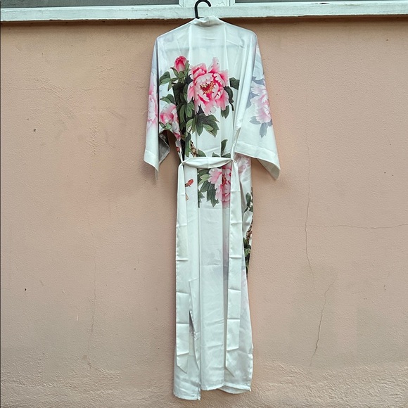 Kim + Ono Robe - Picture 4 of 5